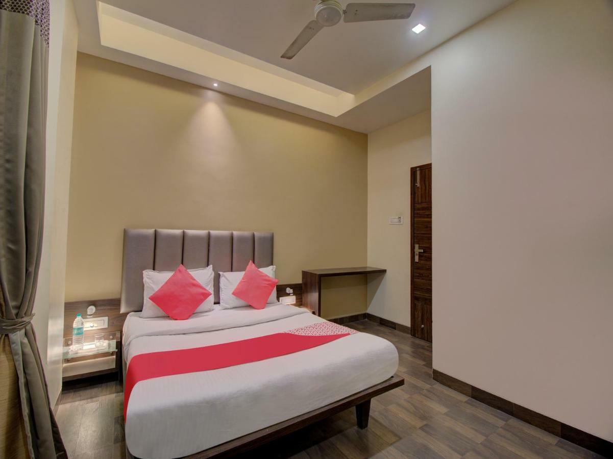 Oyo 35844 Hotel Lotus Residency Sāngli エクステリア 写真