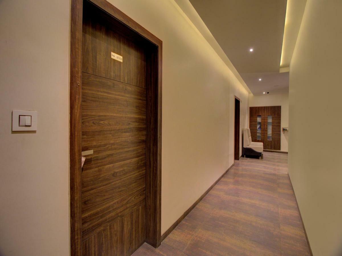 Oyo 35844 Hotel Lotus Residency Sāngli エクステリア 写真