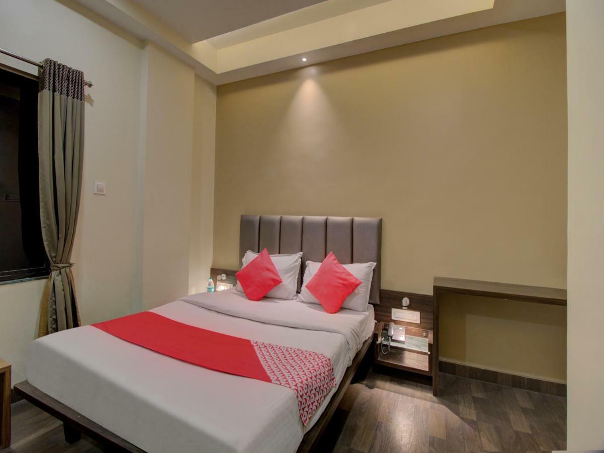 Oyo 35844 Hotel Lotus Residency Sāngli エクステリア 写真