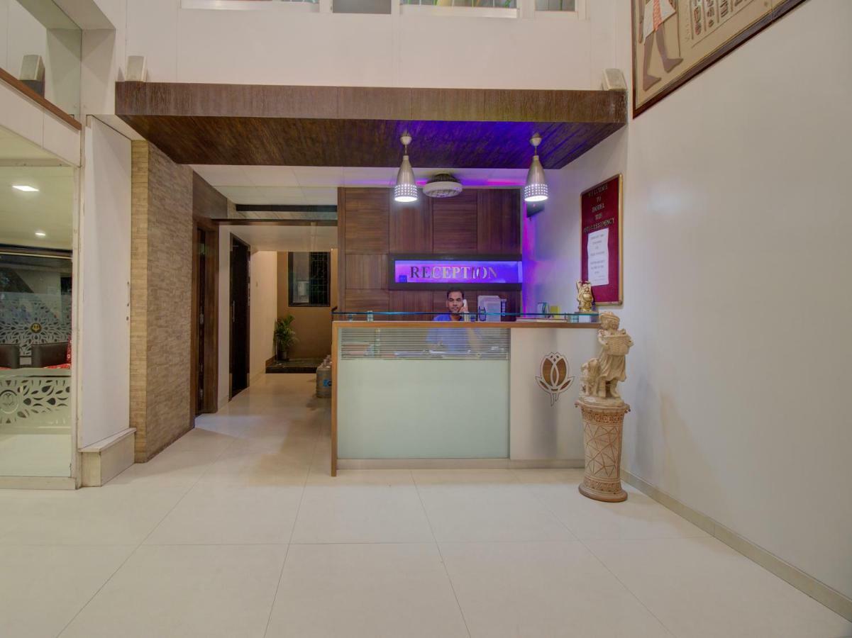 Oyo 35844 Hotel Lotus Residency Sāngli エクステリア 写真