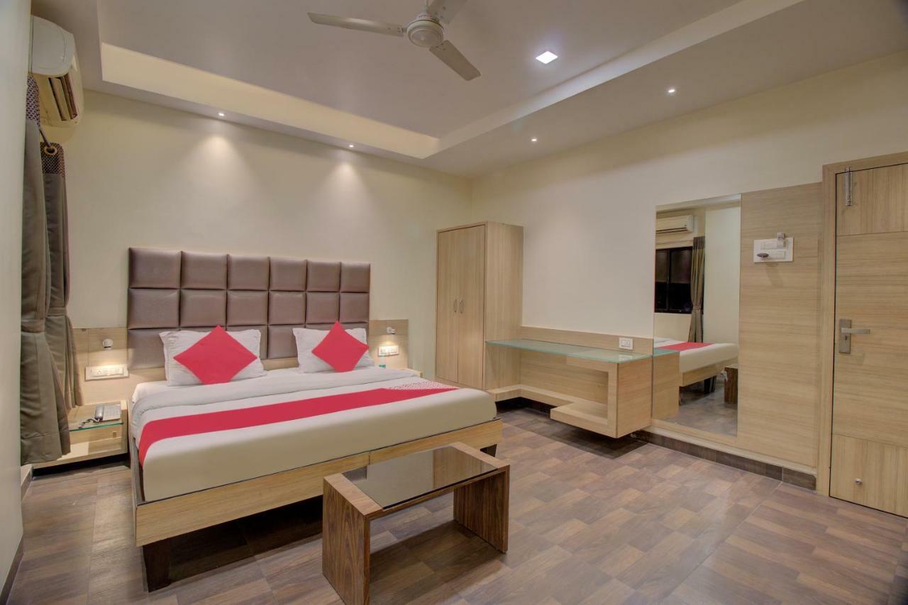 Oyo 35844 Hotel Lotus Residency Sāngli エクステリア 写真