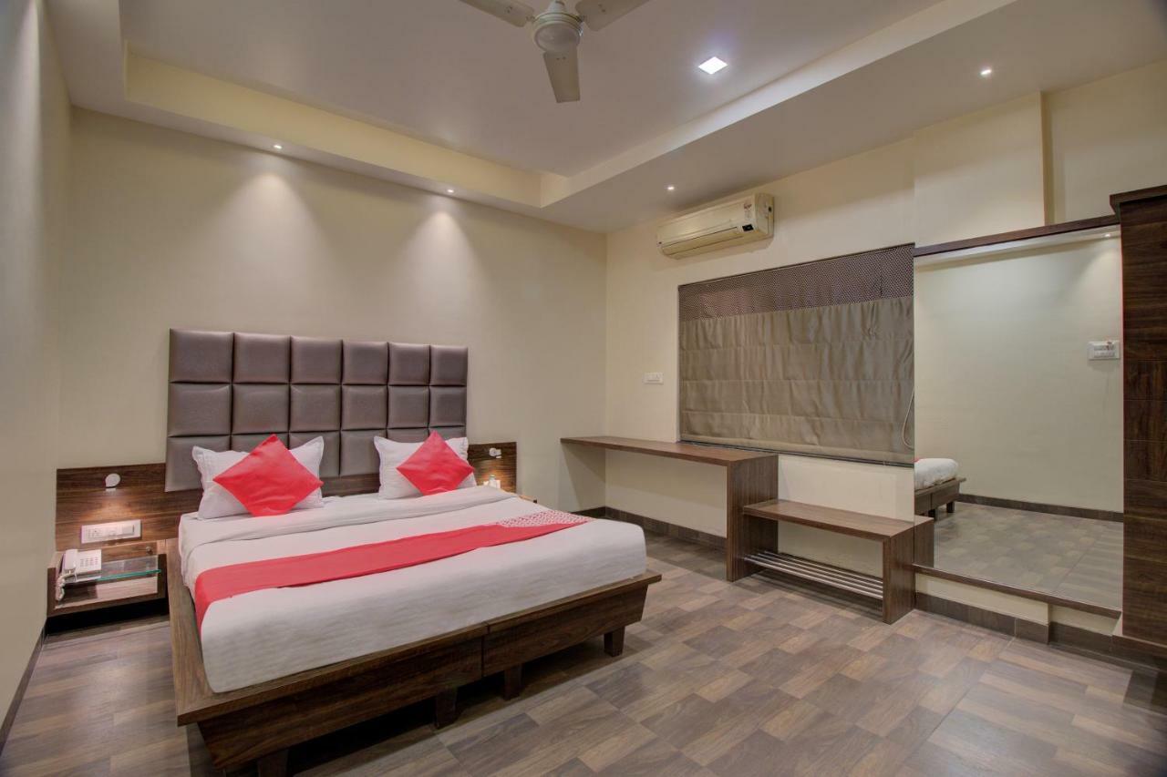 Oyo 35844 Hotel Lotus Residency Sāngli エクステリア 写真
